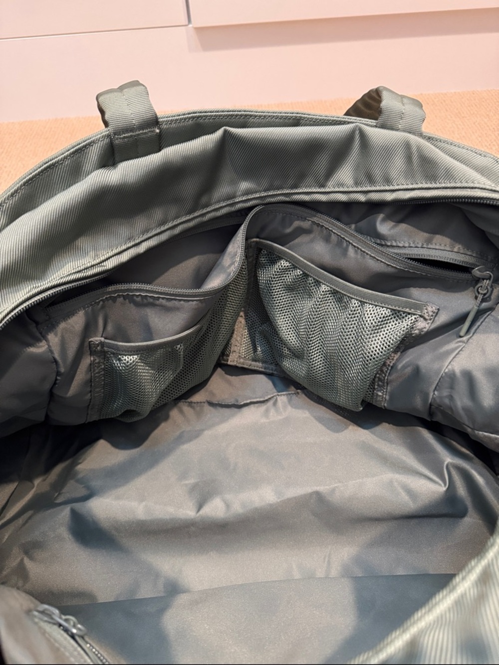 lululemon athletica Olive Green Duffel Bag - Picture 4 of 4